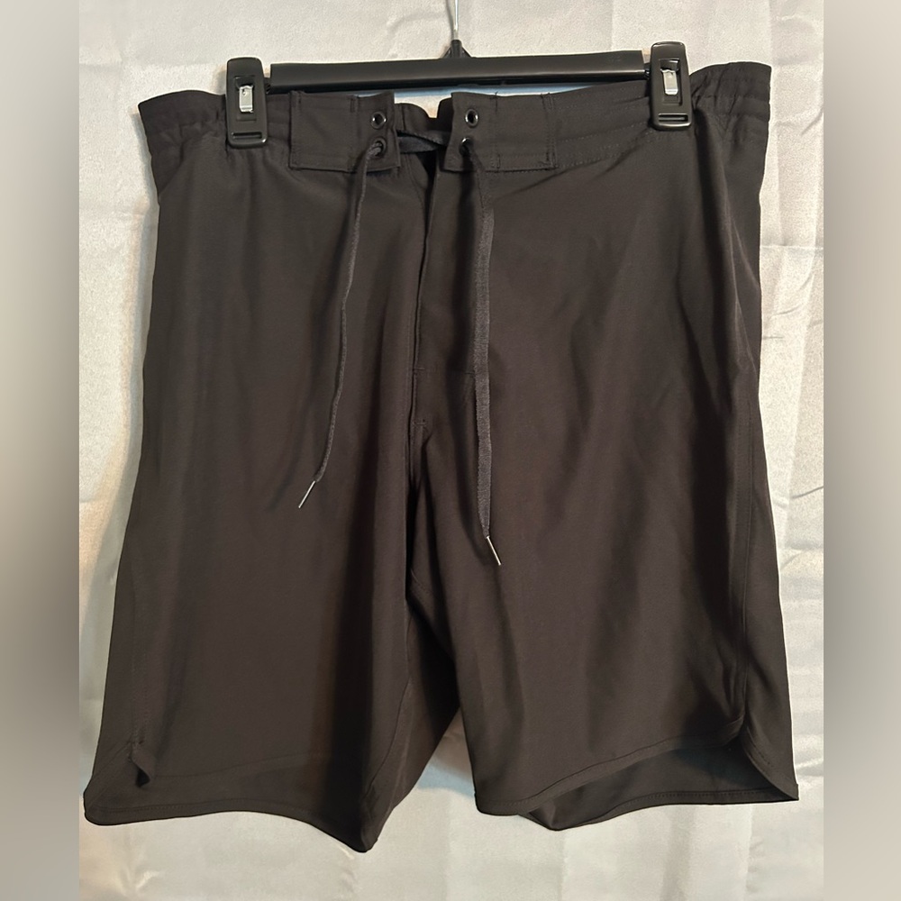 Old Navy men’s drawstring board shorts